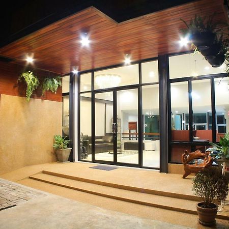 S'Prima Hostel Phitszanulok Kültér fotó