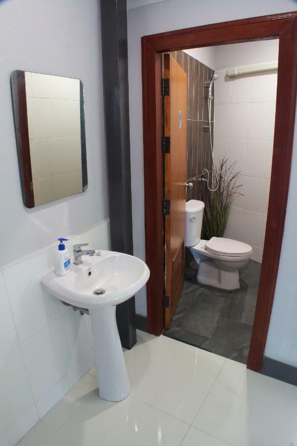 S'Prima Hostel Phitszanulok Kültér fotó